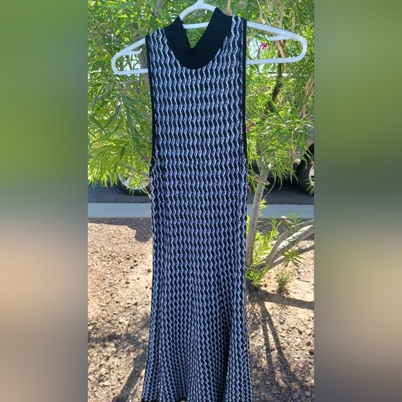 Candies- Large flare dress - Picture 4 of 7